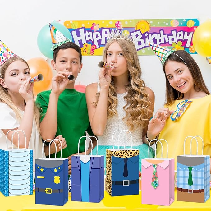 12Pcs Cartoon Animal Party Favor Bags City Animal Birthday Decoration Cute Animals Paper Gift Bags with Handles Cartoon Goodie Candy Treat Bag for Kids Jungle Safari Birthday Movie Fans Party Supplies