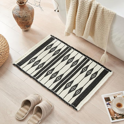 Douceur Boho bath mat for bathroom floor Non Slip, Acrylic blend cute Bath rugs with Tassels, Farmhouse Bathroom rugs with Geometric Tribal Ethnic Pattern Design in black and Cream white,15.7" x 23.6"