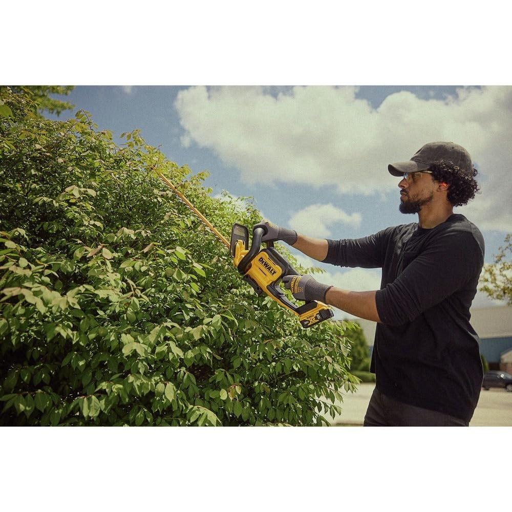 DEWALT 20V MAX 22in Cordless Hedge Trimmer – Bare Tool DCHT821B