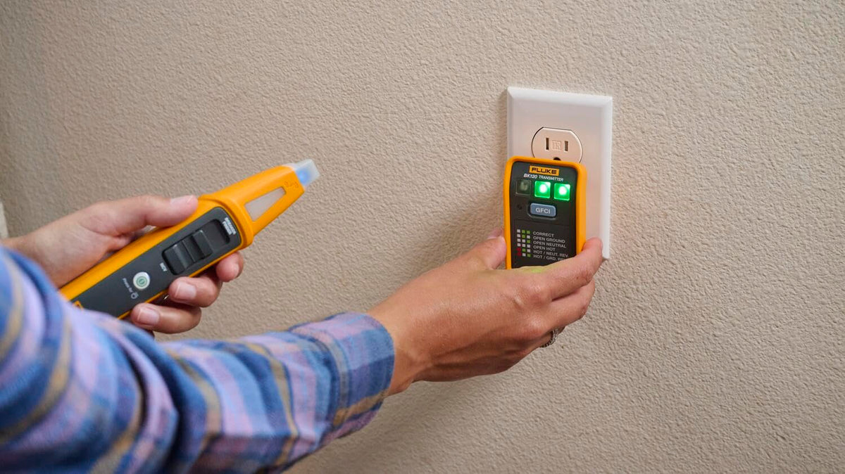 Fluke BK120 SmartTrace Breaker Finder & Socket Tester | NCV Detector