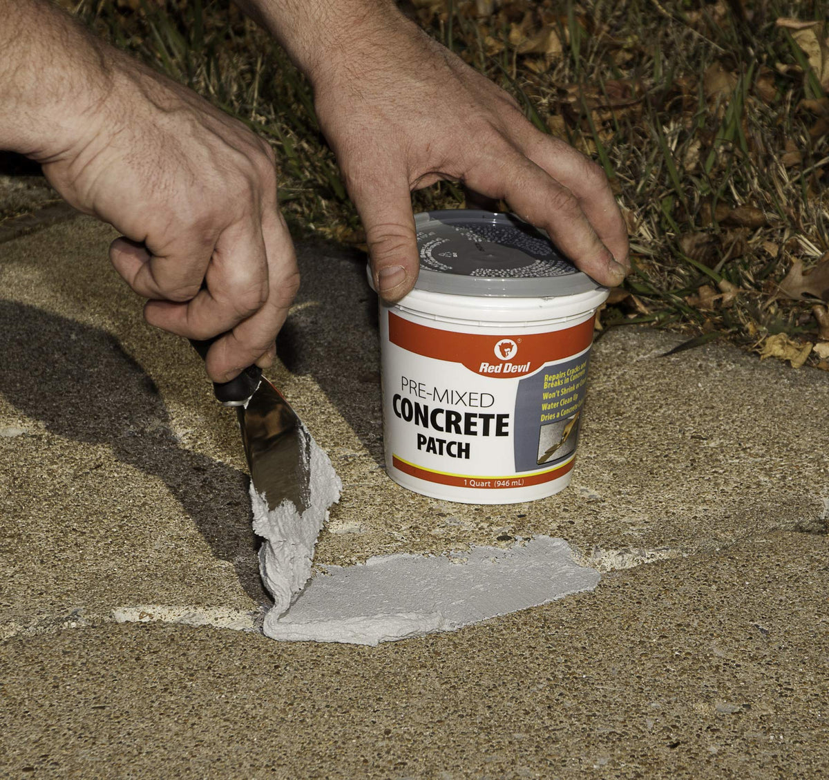 Red Devil 0644 Concrete Repair Patch — Pre-Mixed Cement Crack Fill, 1 Qt, Gray, Made in USA